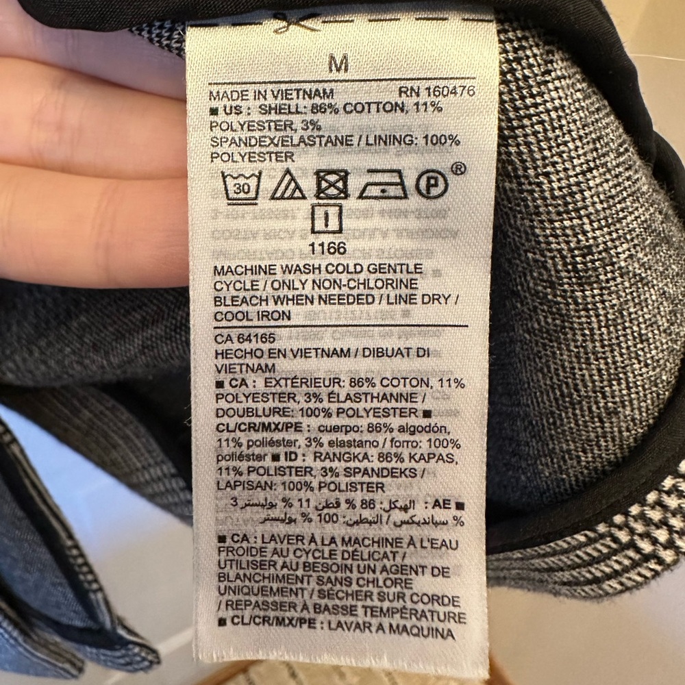 Women’s Old Navy Sweater Blazer - Picture 4 of 6